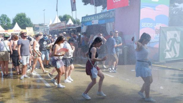 Abkühlung für Festival-Besucher in Linz