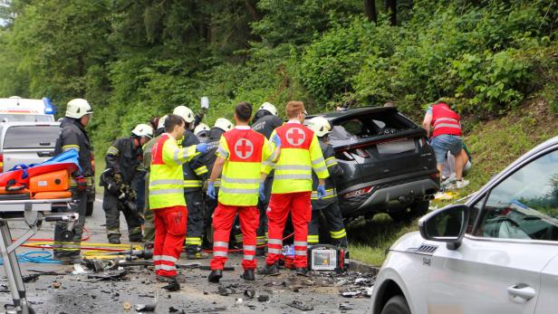 Mehrere Fahrzeuge waren bei dem Unfall beteiligt