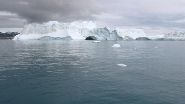 Schmelzendes Eis der Polargebiete verteilt sich auf die Weltmeere