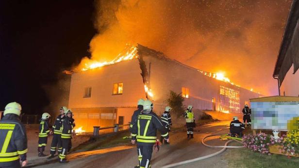 14 Feuerwehren waren mit dem Brand beschäftigt