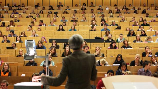 Weniger österreichische Studentinnen und Studenten