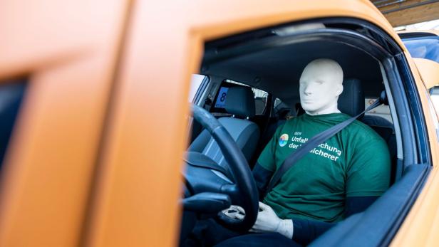 Gurte und Airbags sollen weiterentwickelt werden