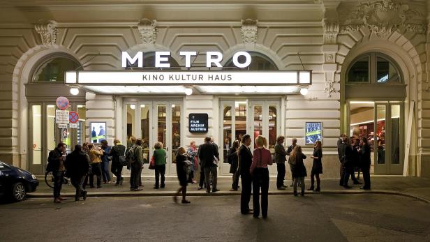 Das Publikum kann im Metro Kinokulturhaus einen neuen Saal erkunden