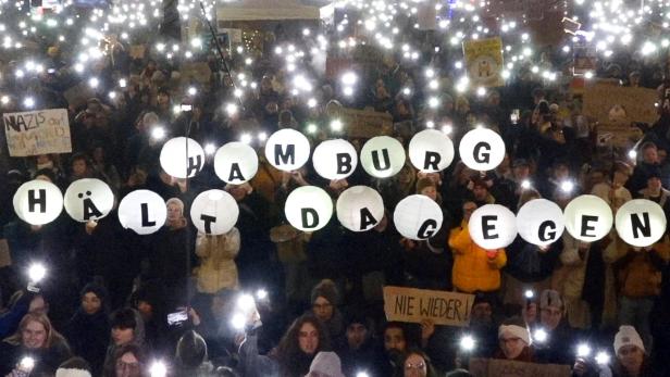 Demonstration gegen Einbindung der AfD in Hamburg