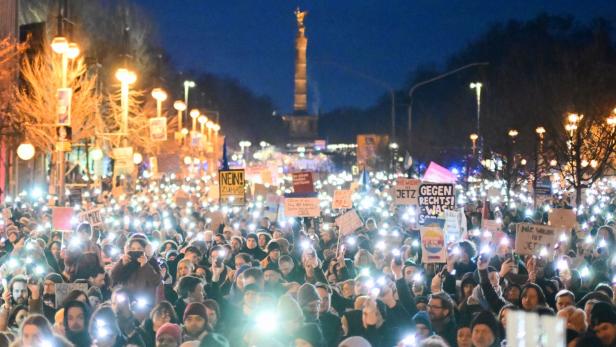 Zehntausende gingen in Berlin auf die Straßen