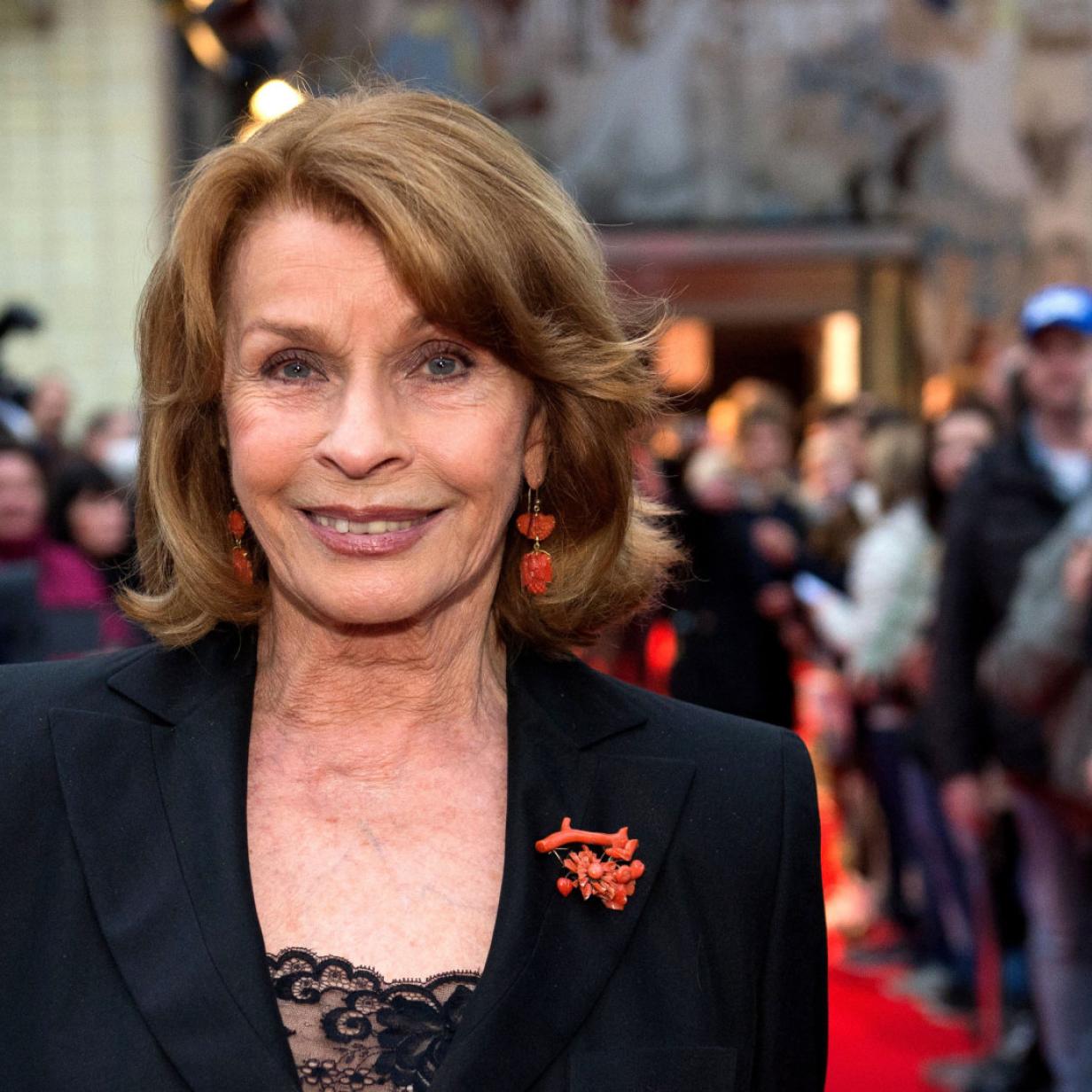 Senta Berger Sieht Filmstoff In Corona Krise