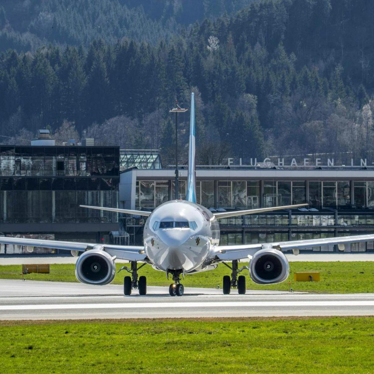 Flughafen Innsbruck Nimmt Betrieb Wieder Auf