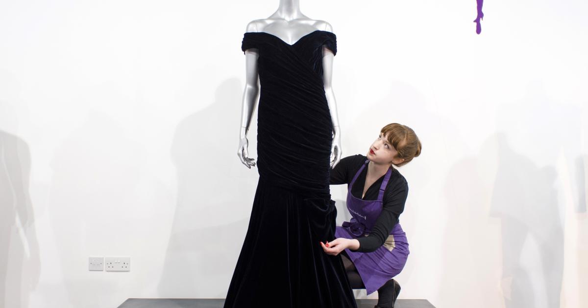 Das berühmte Samtkleid der verstorbenen Prinzessin Diana wird versteigert