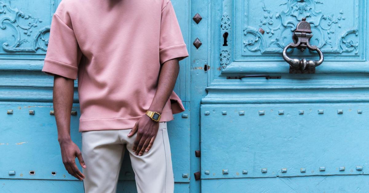 DoorFrameChallenge Warum Männer an Türrahmen auf TikTok viral gehen